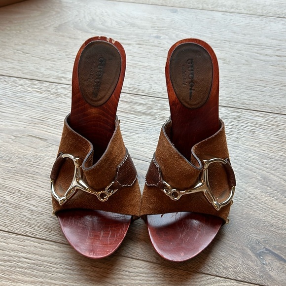 Brown suede, Gucci Horsebit slide clogs, Size 35 - Picture 2 of 14